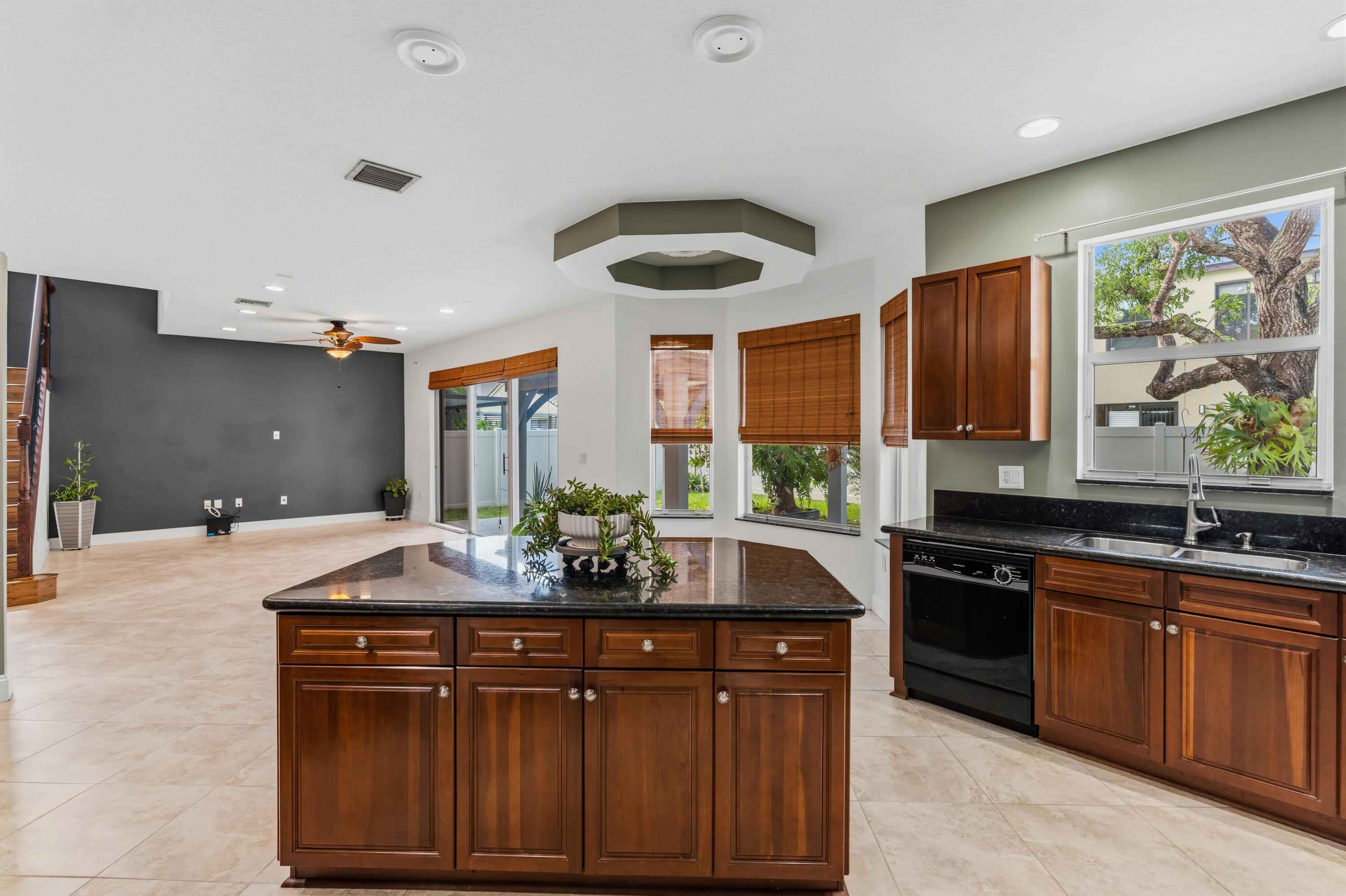 15744 Southwest 53rd Court Miramar, FL 33027 - Photo 5 of 56 DSC01556