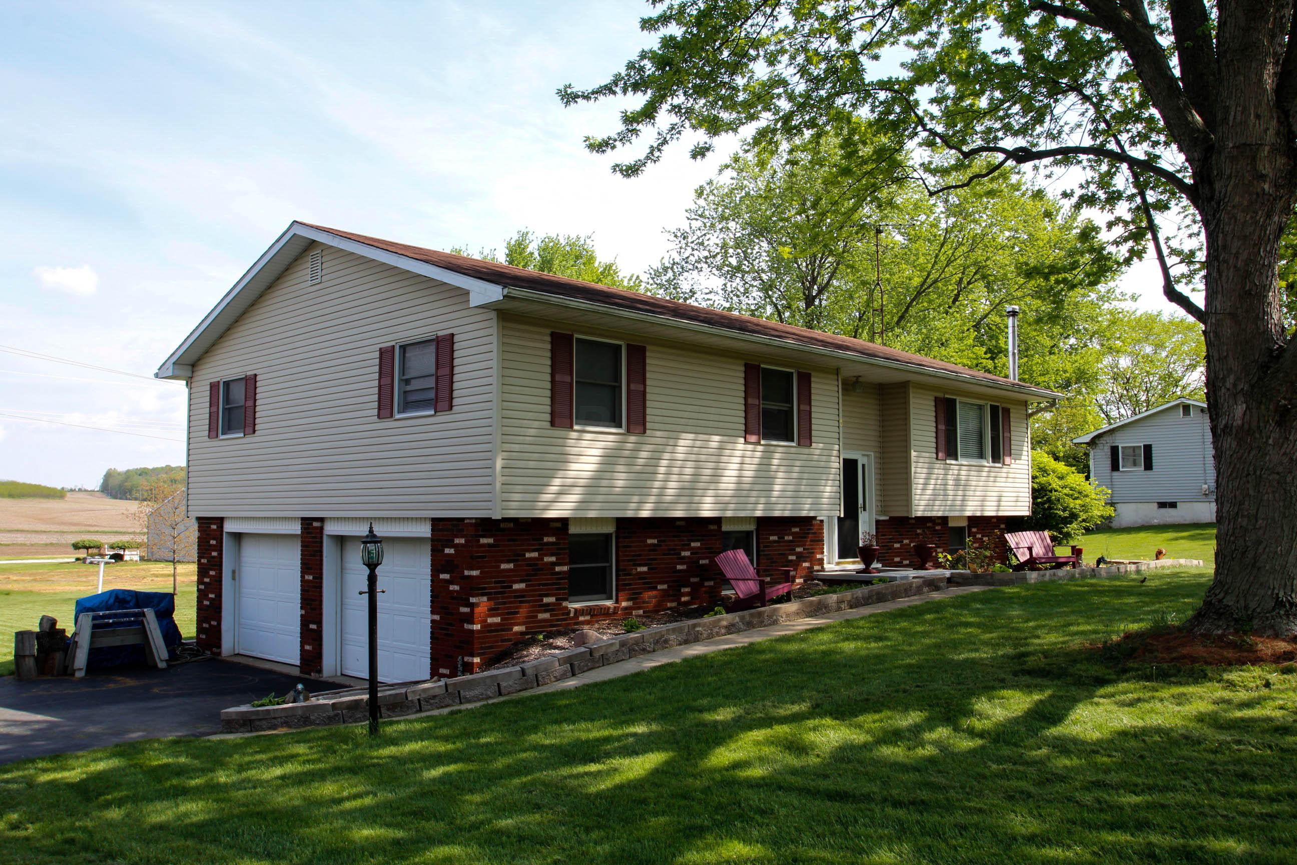 2070 Crumley Road Southwest Lancaster, OH 43130 - Photo 4 of 30 Gallery Image 4
