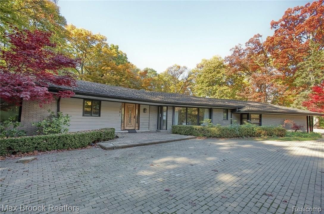 1301 Trowbridge Road Bloomfield Hills, MI 48304 - Photo 6 of 25 Front_2nd_View.jpg
