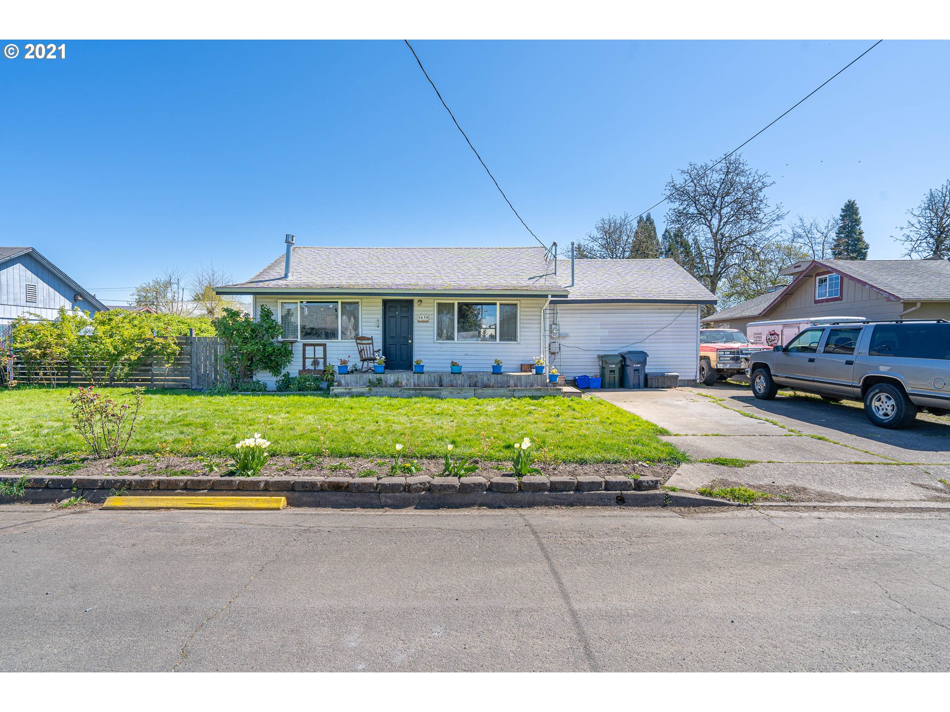 1639 16th Street Springfield, OR 97477 - Photo 1 of 31