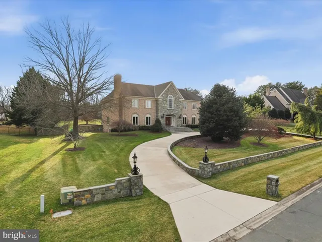 $2,800,000 | 10408 Bit And Spur Lane, Potomac, MD 20854