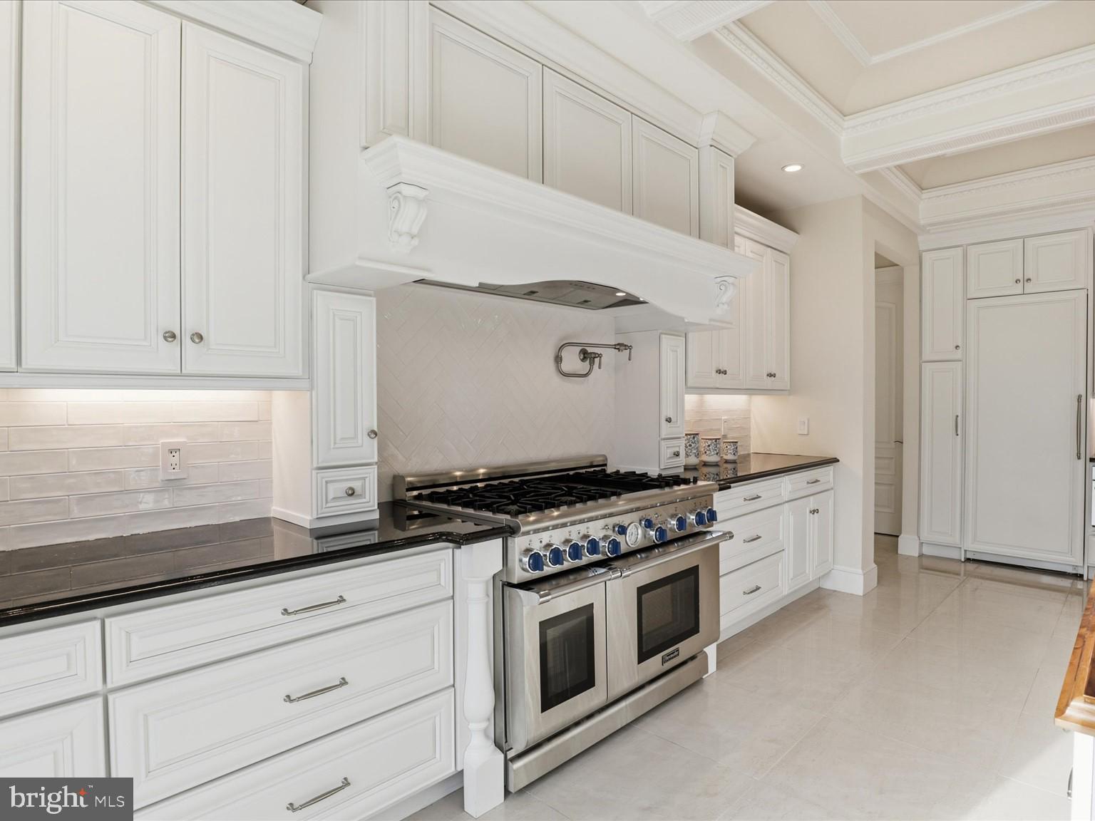 10408 Bit And Spur Lane Potomac, MD 20854 - Photo 13 of 75