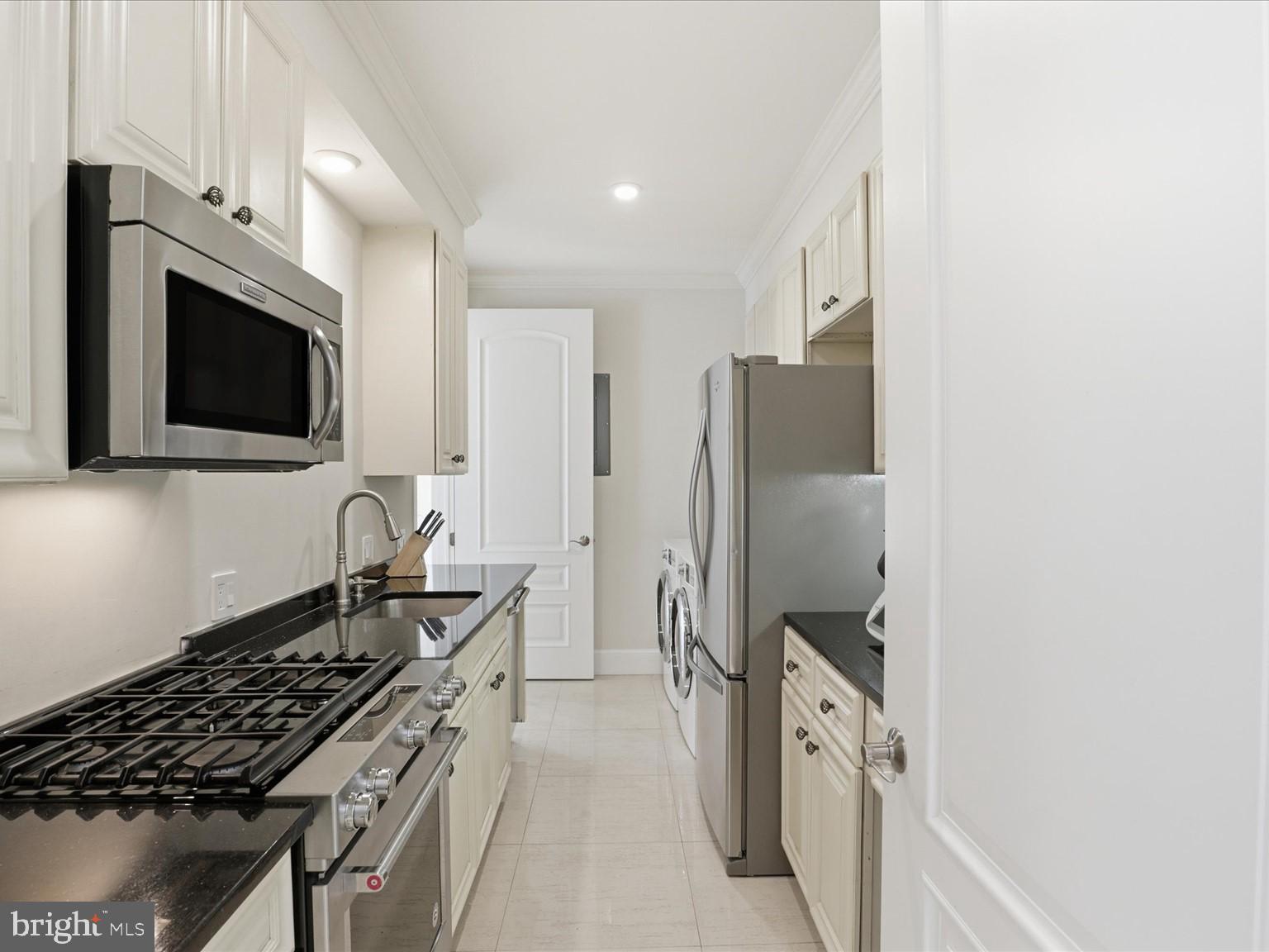 10408 Bit And Spur Lane Potomac, MD 20854 - Photo 15 of 75