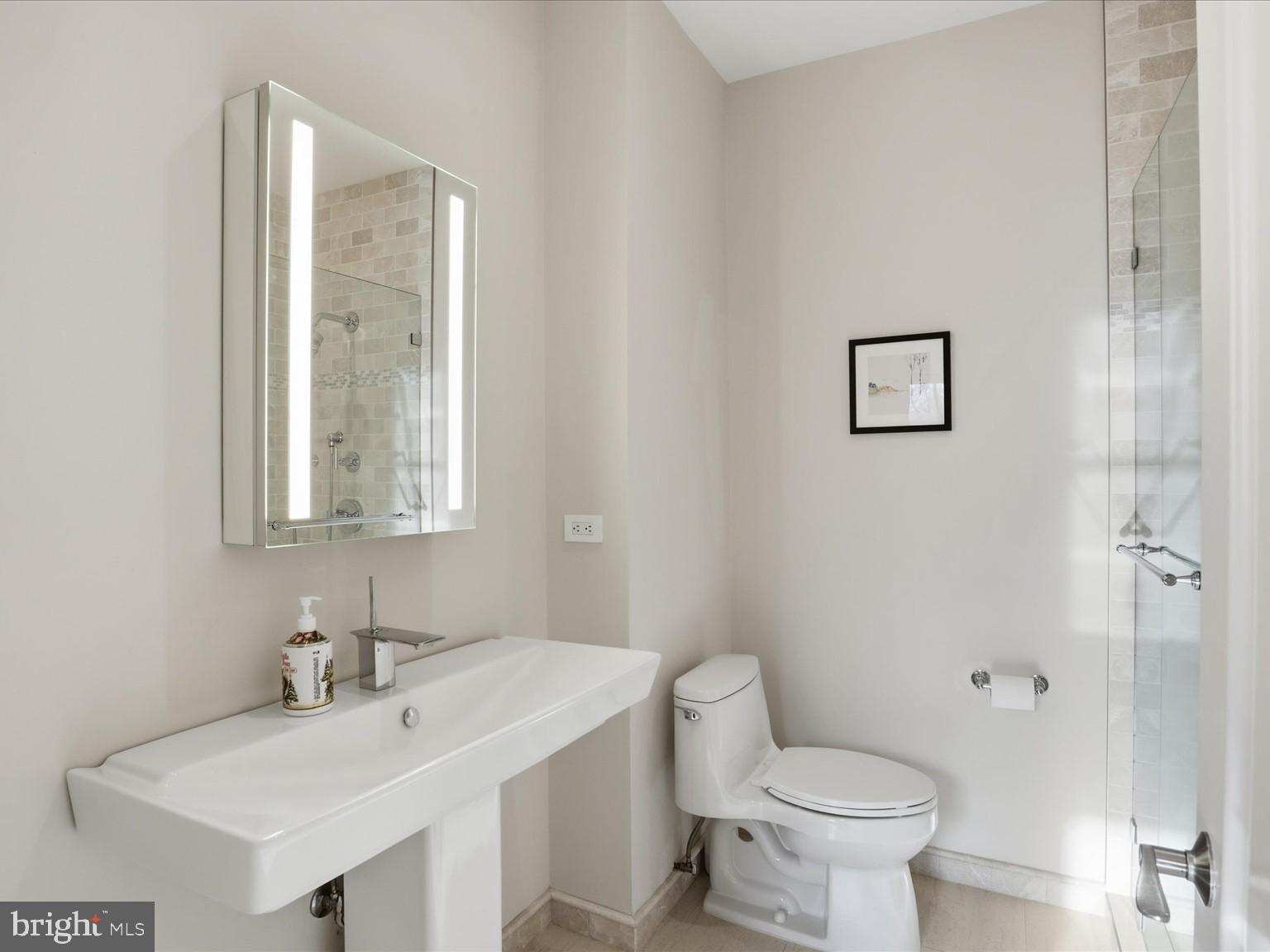 10408 Bit And Spur Lane Potomac, MD 20854 - Photo 16 of 75