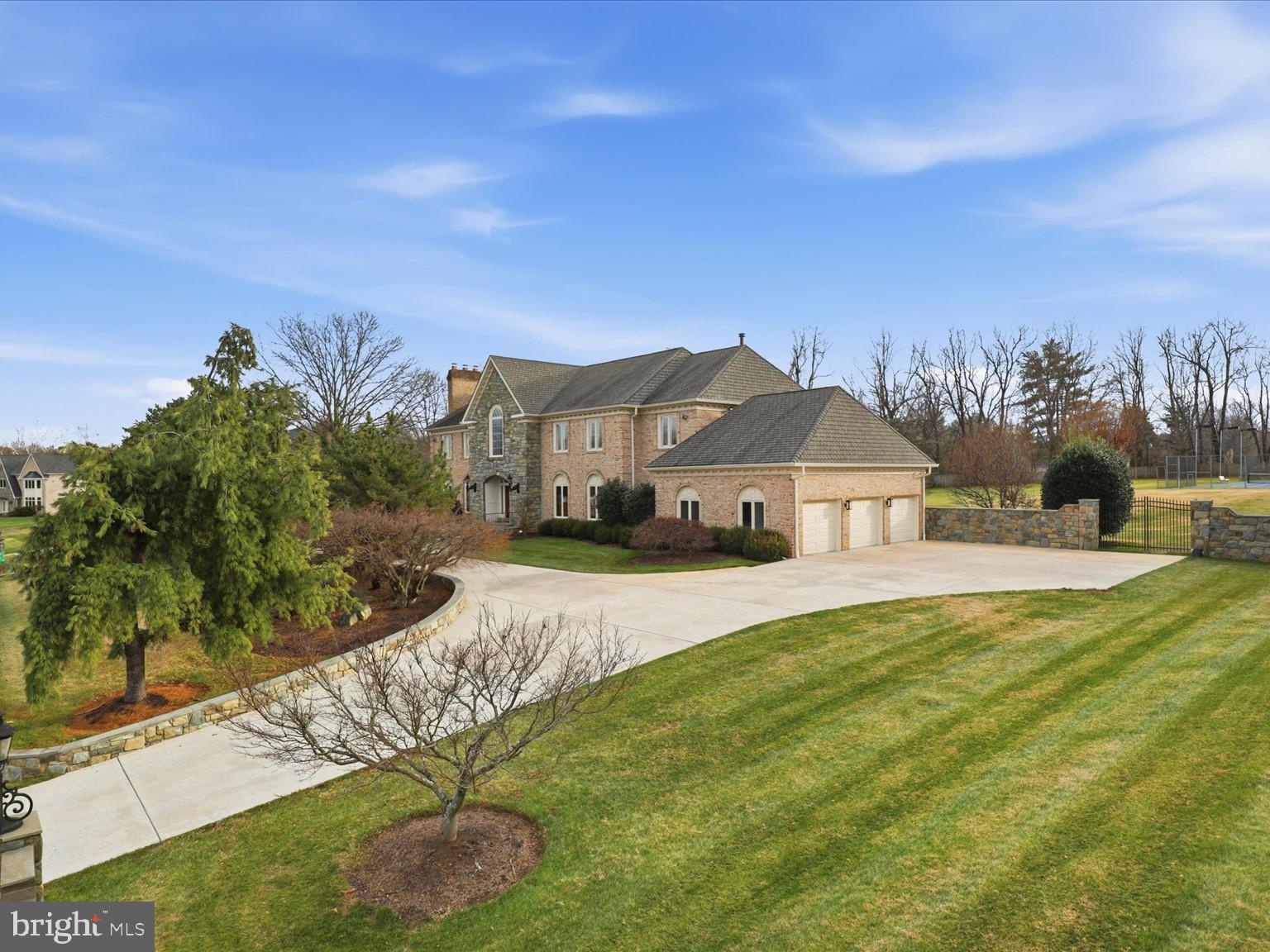 10408 Bit And Spur Lane Potomac, MD 20854 - Photo 2 of 75