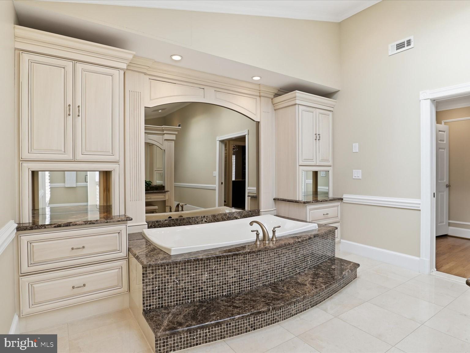 10408 Bit And Spur Lane Potomac, MD 20854 - Photo 37 of 75