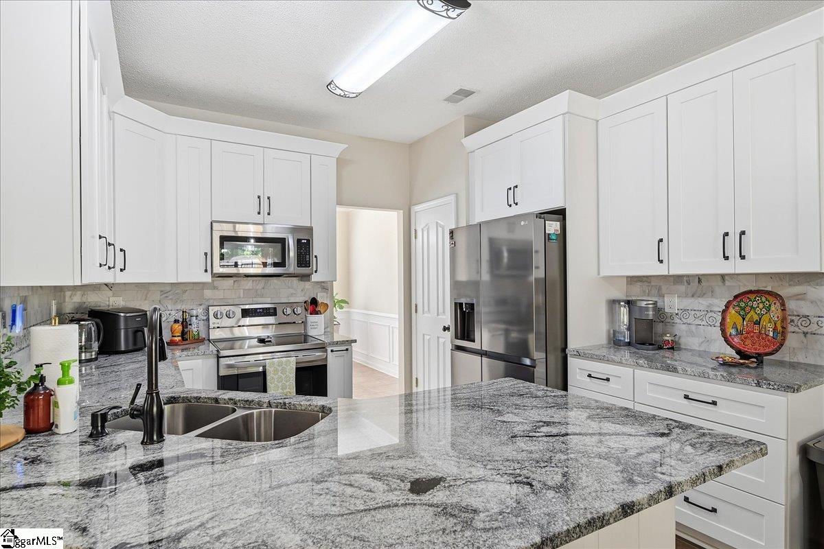 696 Timber Walk Drive Simpsonville, SC 29681 - Photo 12 of 37