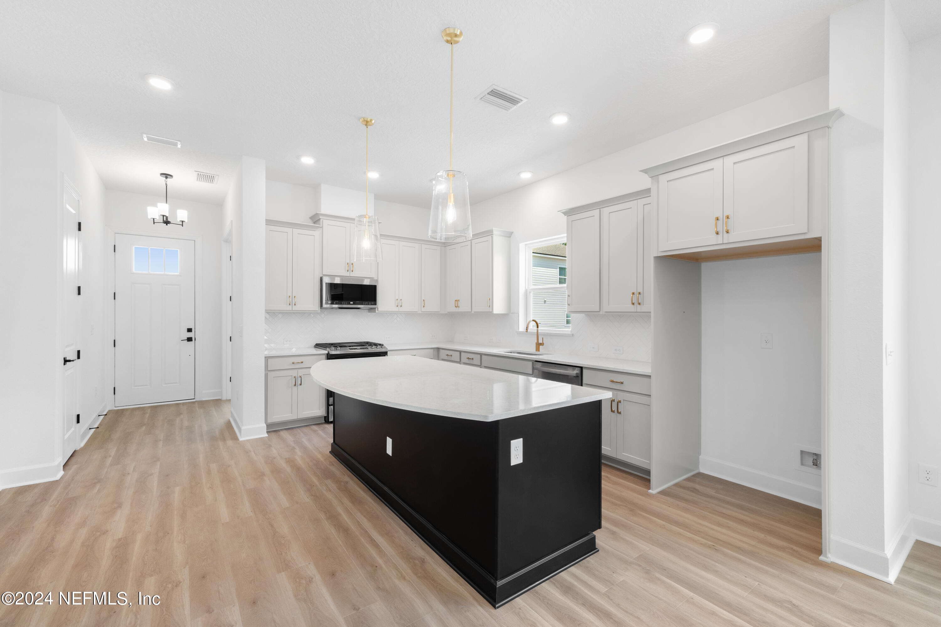 136 Alston Drive St. Augustine, FL 32092 - Photo 4 of 15 dsc06632