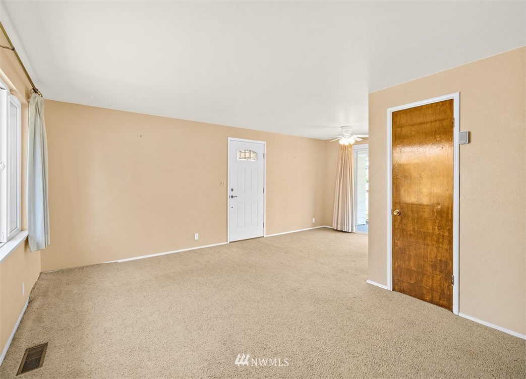 8706 Terrace Road Southwest Lakewood, WA 98498 - Photo 3 of 23