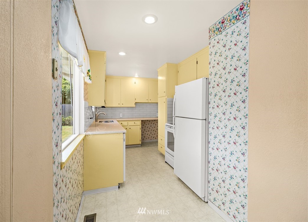 8706 Terrace Road Southwest Lakewood, WA 98498 - Photo 6 of 23