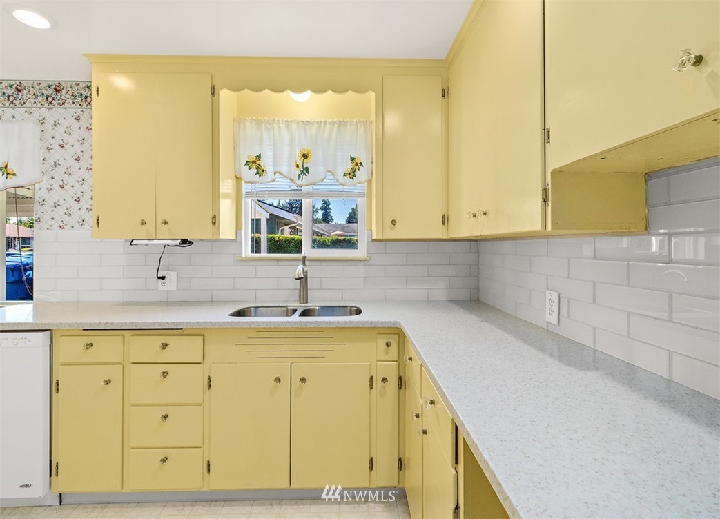 8706 Terrace Road Southwest Lakewood, WA 98498 - Photo 8 of 23
