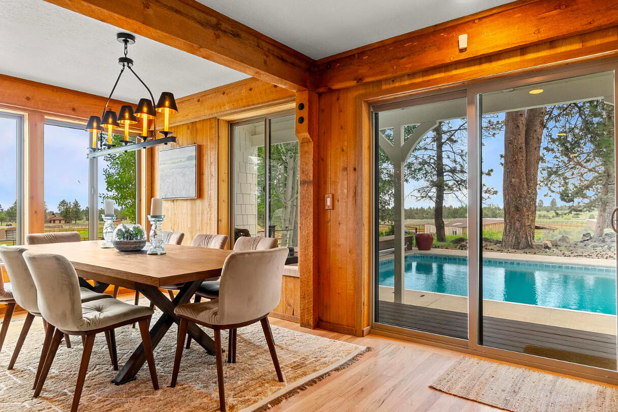 60359 Arnold Market Road Bend, OR 97702 - Photo 24 of 64 additional dining poolside
