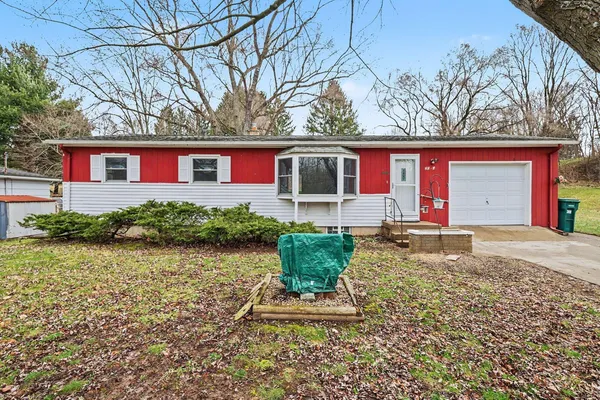 $215,000 | 20100 East Avenue North, Battle Creek, MI 49017