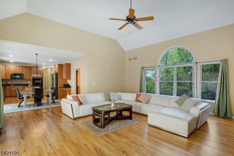 63 Twin Oaks Road Bridgewater, NJ 08807 - Photo 16 of 36