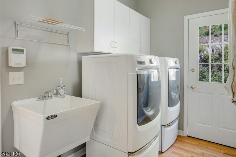 63 Twin Oaks Road Bridgewater, NJ 08807 - Photo 19 of 36