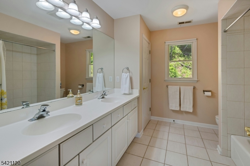 63 Twin Oaks Road Bridgewater, NJ 08807 - Photo 29 of 36