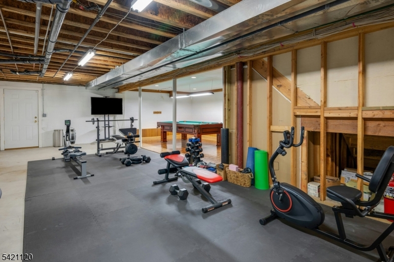 63 Twin Oaks Road Bridgewater, NJ 08807 - Photo 33 of 36