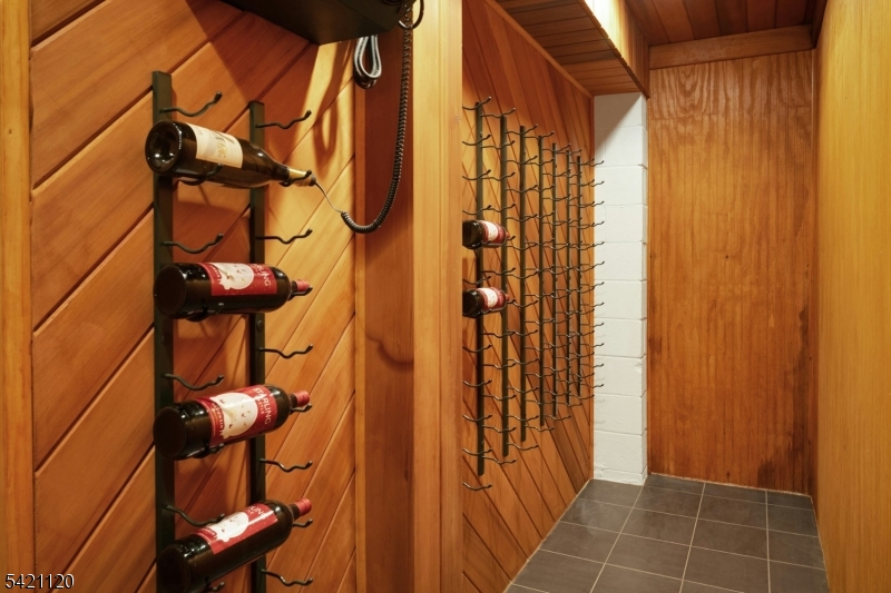 63 Twin Oaks Road Bridgewater, NJ 08807 - Photo 34 of 36