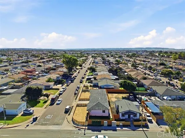 $3,100 | 702 Oaklawn Avenue, Chula Vista, CA 91910