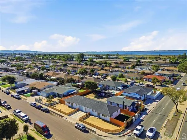 $3,100 | 702 Oaklawn Avenue, Chula Vista, CA 91910