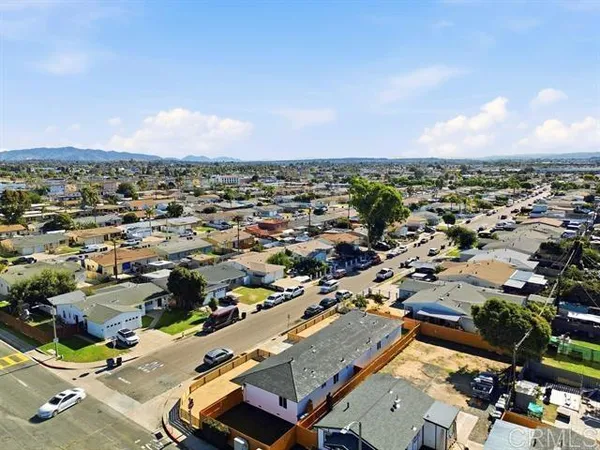 $3,100 | 702 Oaklawn Avenue, Chula Vista, CA 91910