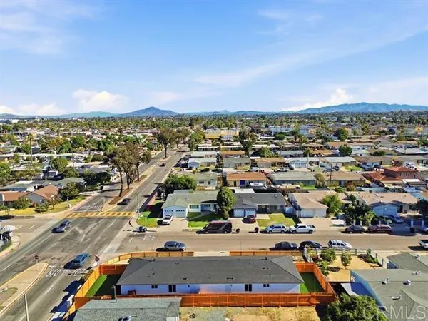 $3,100 | 702 Oaklawn Avenue, Chula Vista, CA 91910