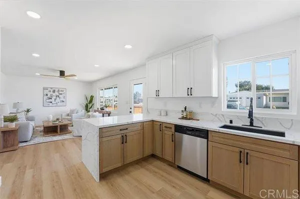 $3,100 | 702 Oaklawn Avenue, Chula Vista, CA 91910