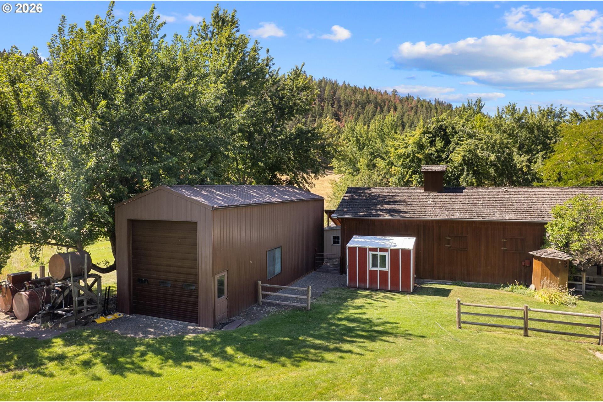59926 Comstock Road Cove, OR 97824 - Photo 40 of 47 RV Garage
