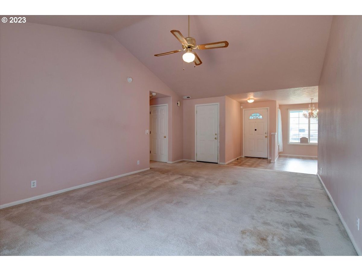 1410 T Street Springfield, OR 97477 - Photo 17 of 42