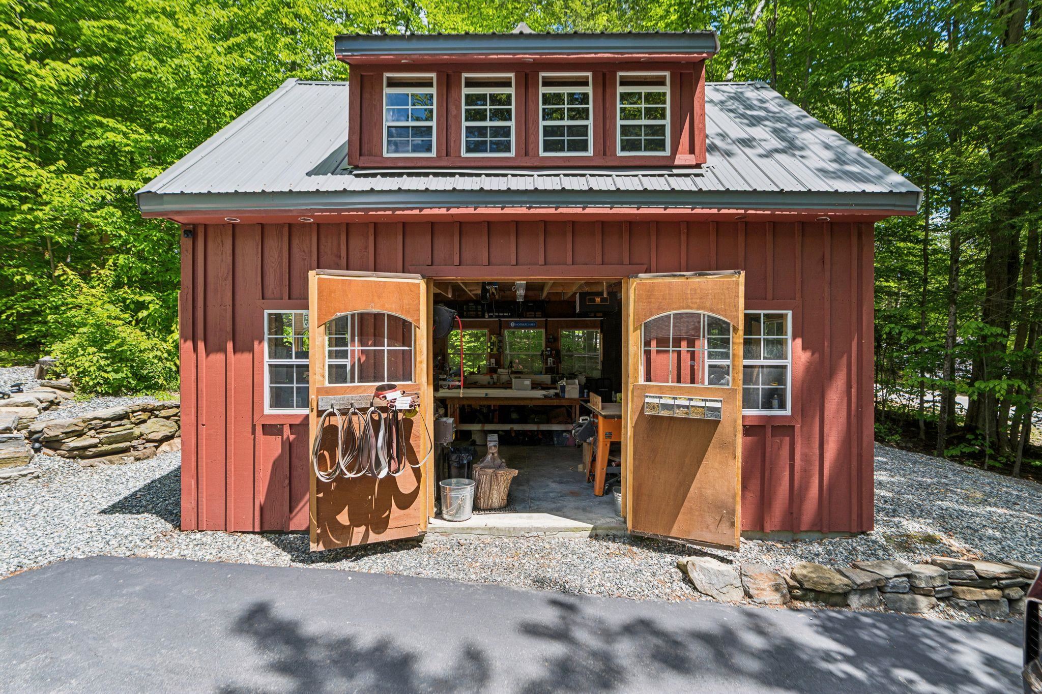 408 Morgan Road Hartford, VT 05059 - Photo 6 of 50