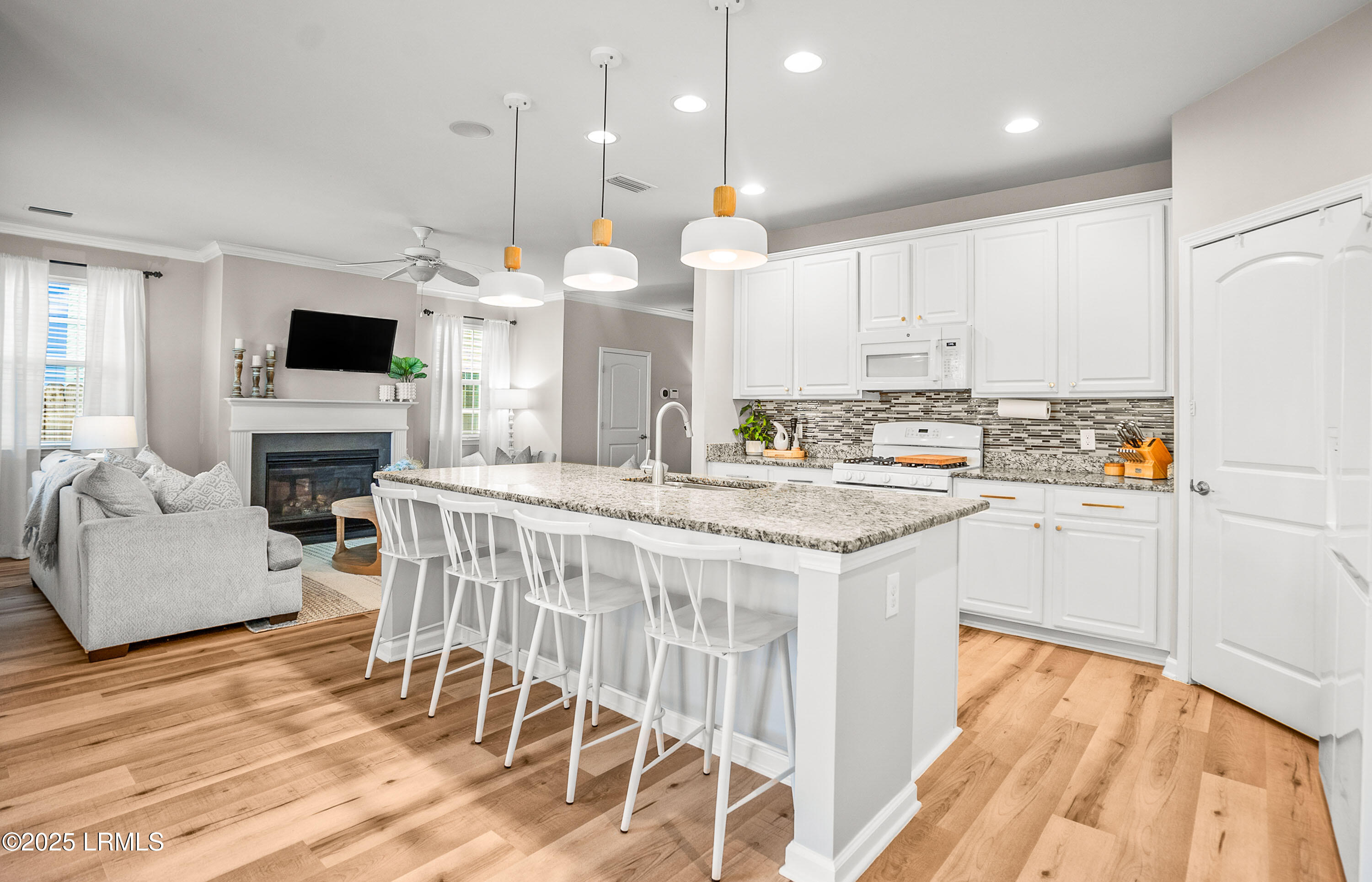 153 Glory Road Beaufort, SC 29906 - Photo 12 of 68 DSC09545-105.jpg-FULL