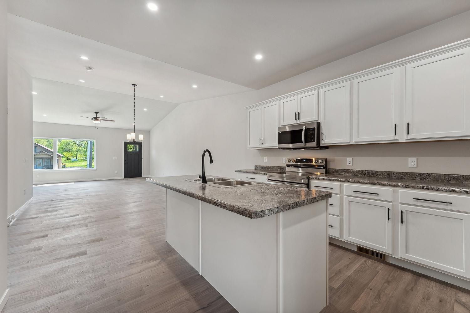 216 South Dewey Reedsburg, WI 53959 - Photo 13 of 29