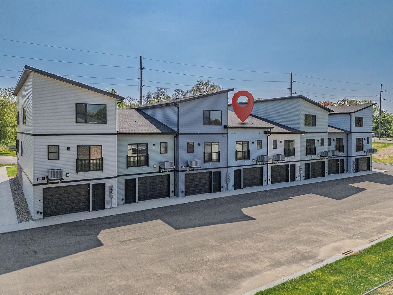 216 South Dewey Reedsburg, WI 53959 - Photo 3 of 29