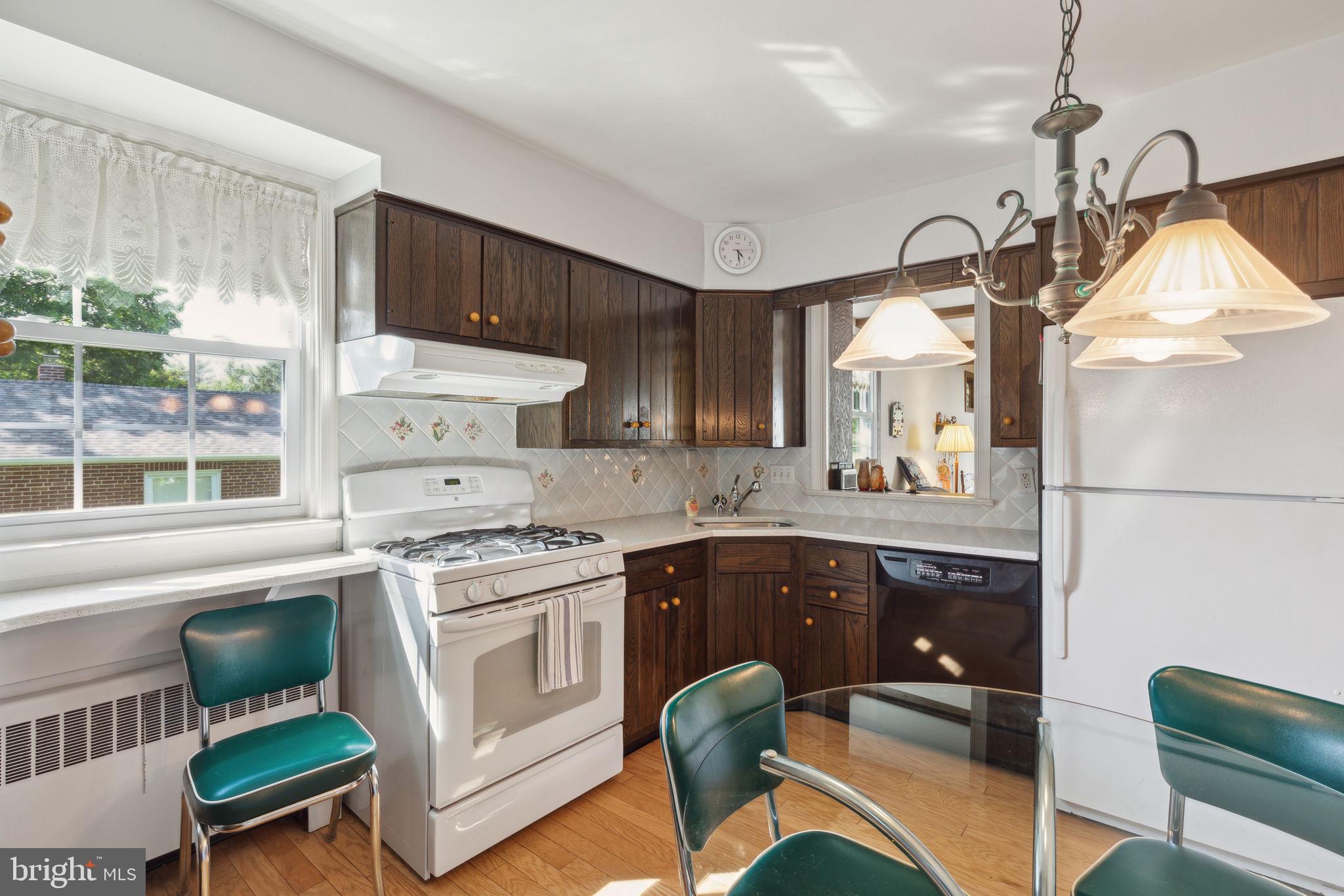 907 Edann Road Oreland, PA 19075 - Photo 14 of 58 Gallery Image 14