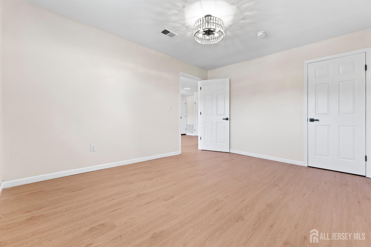 486 College Drive Edison, NJ 08817 - Photo 11 of 19