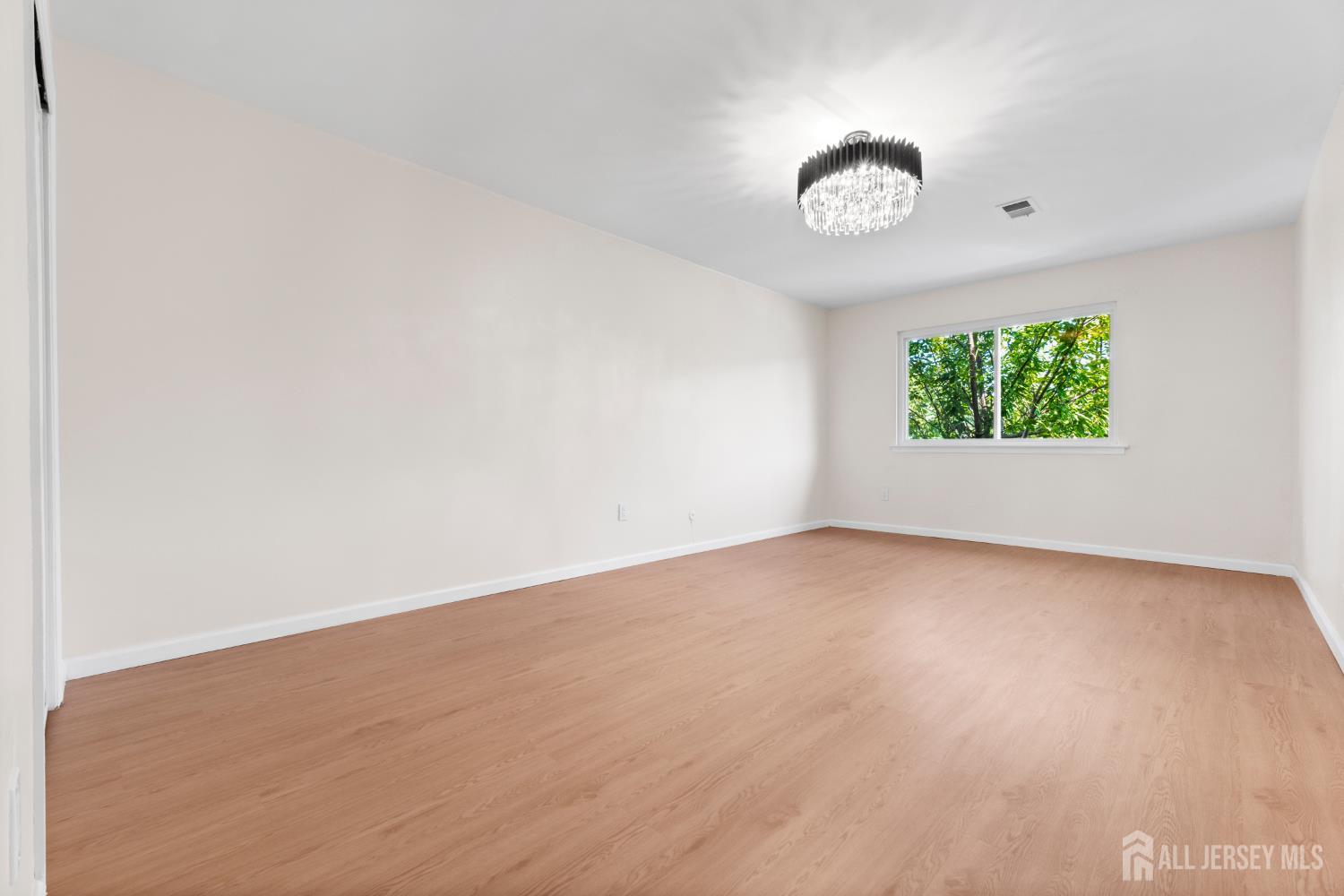 486 College Drive Edison, NJ 08817 - Photo 12 of 19