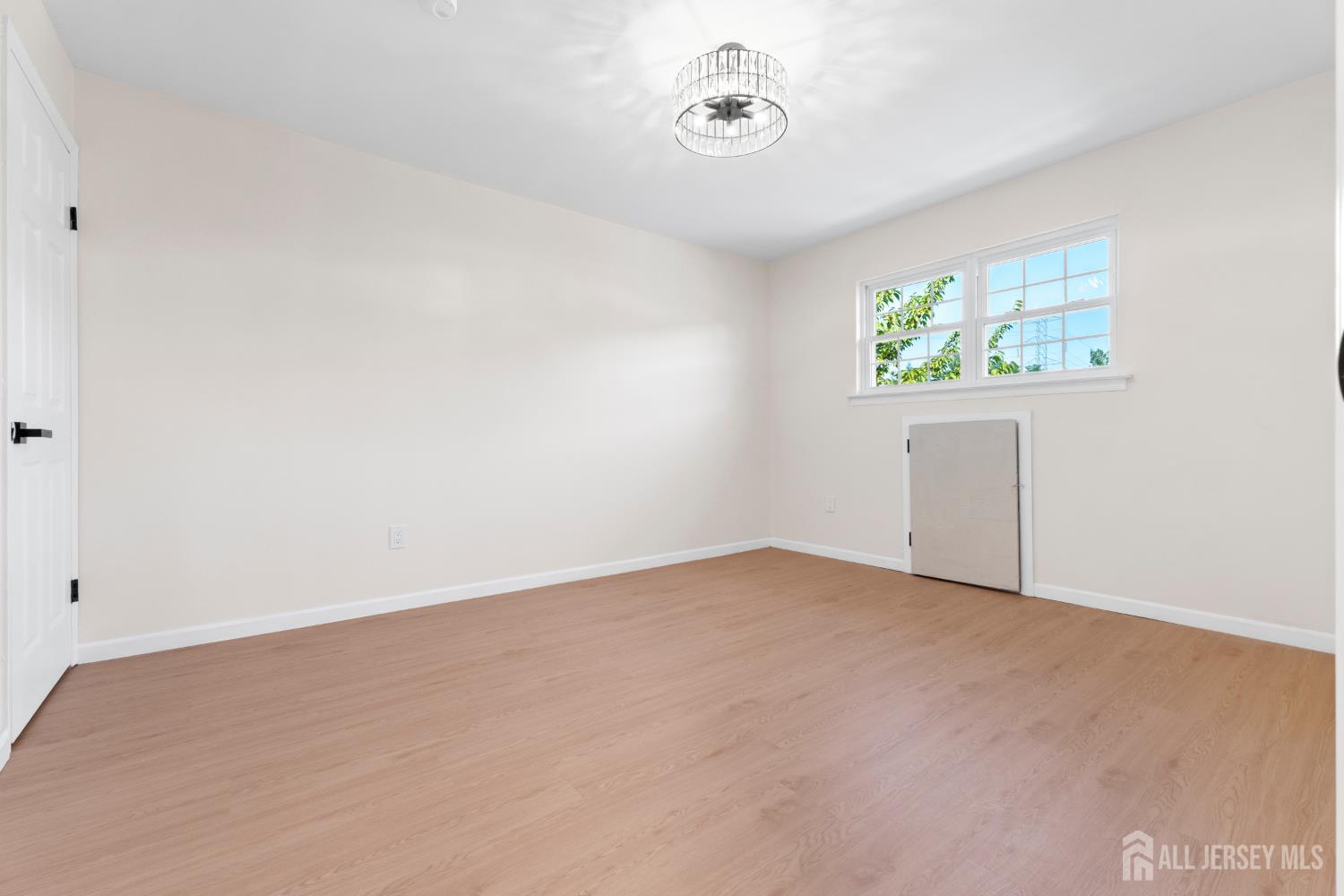 486 College Drive Edison, NJ 08817 - Photo 16 of 19