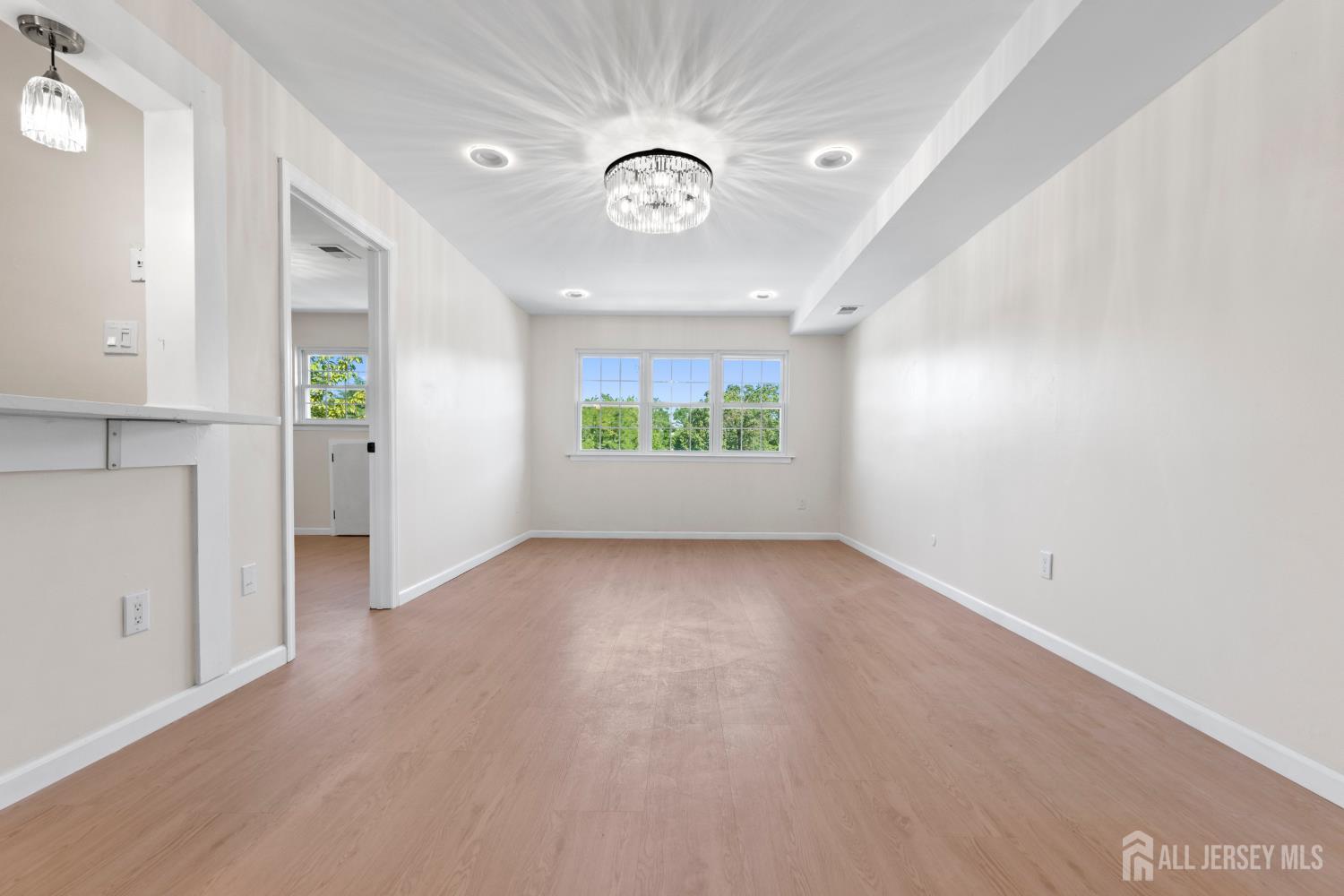 486 College Drive Edison, NJ 08817 - Photo 4 of 19