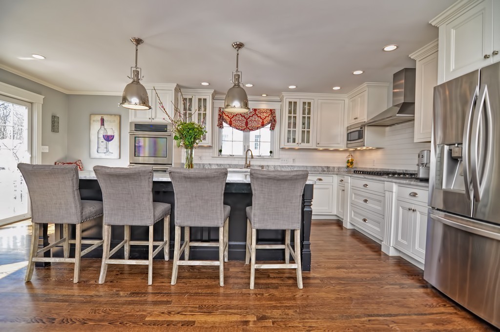 94 Beechwood Road Wellesley, MA 02482 - Photo 3 of 30