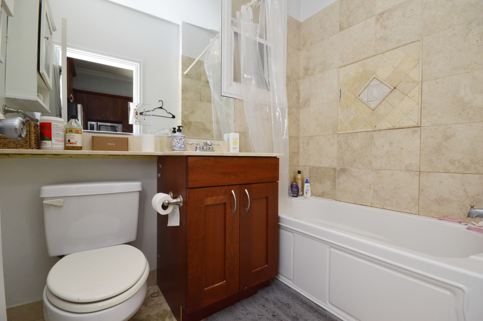 2554 West Augusta Boulevard, Unit 2 Chicago, IL 60622 - Photo 8 of 11 Gallery Image 8