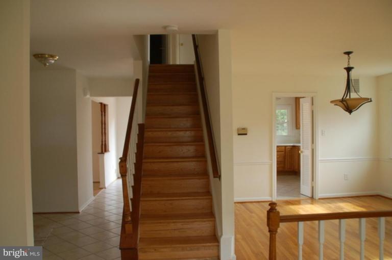 13856 Turnmore Road Silver Spring, MD 20906 - Photo 15 of 18 Staircase
