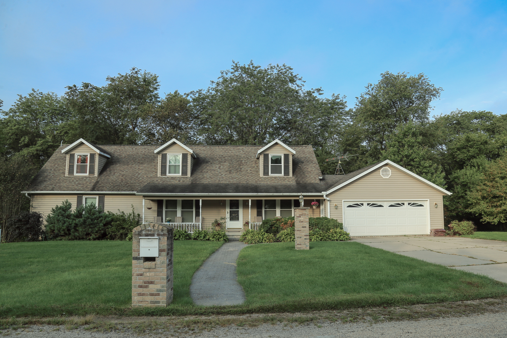 1817 Valley Ridge Lane Dixon, IL 61021 - Photo 1 of 39 Gallery Image 1