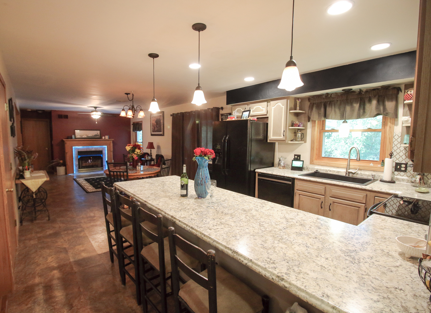 1817 Valley Ridge Lane Dixon, IL 61021 - Photo 5 of 39 Gallery Image 5
