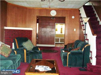 67 Lamport Road Upper Darby, PA 19082 - Photo 4 of 12 Living Room