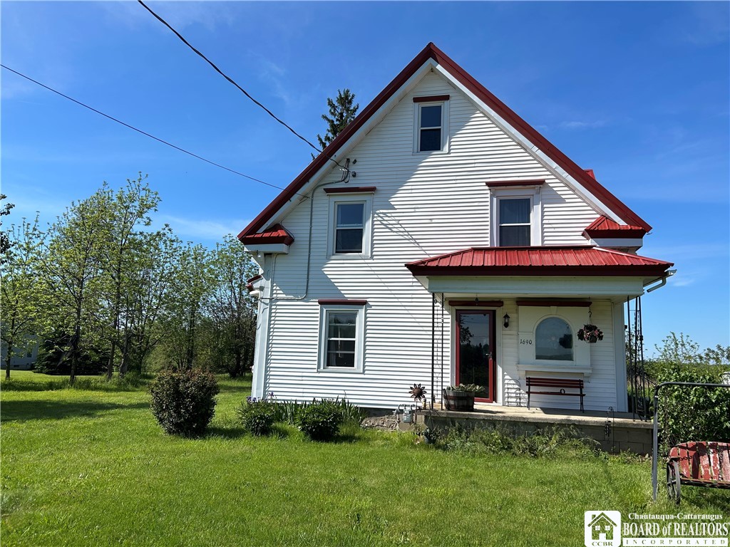 1690 King Road Hanover, NY 14062 - Photo 4 of 47