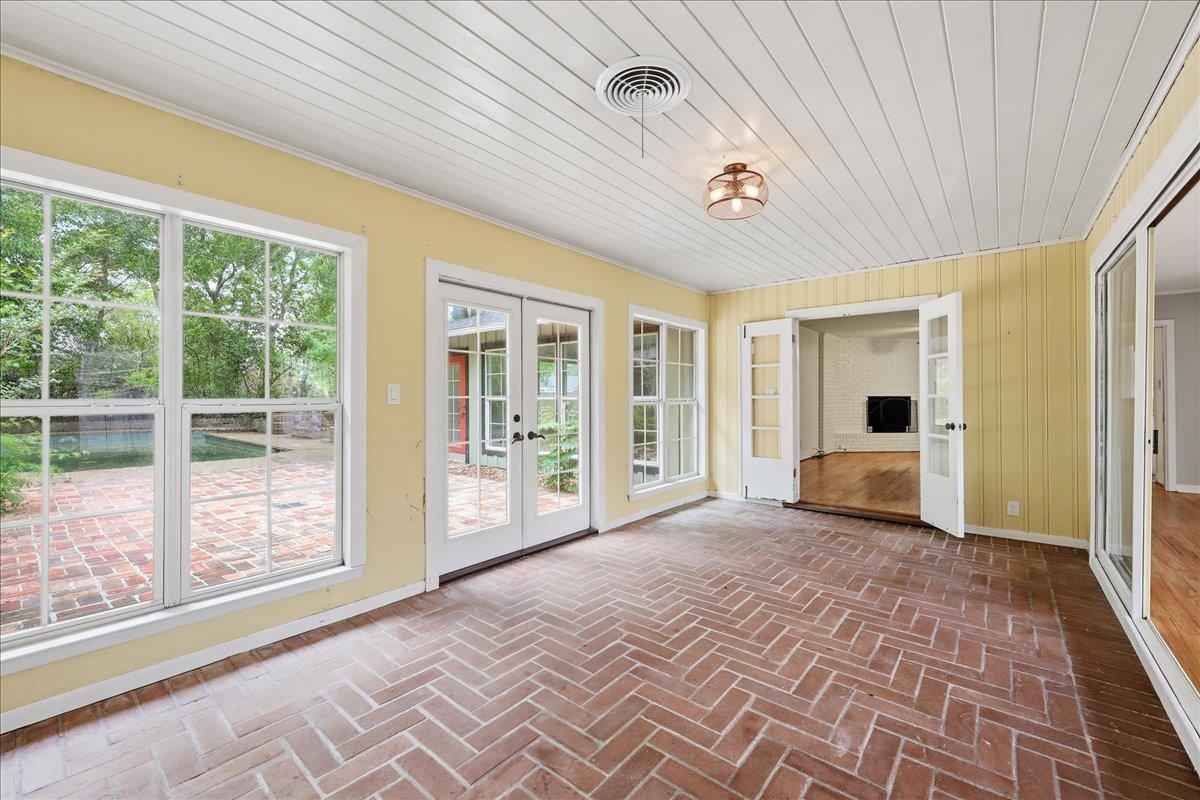 5590 Clinton Street Beaumont, TX 77706 - Photo 14 of 37