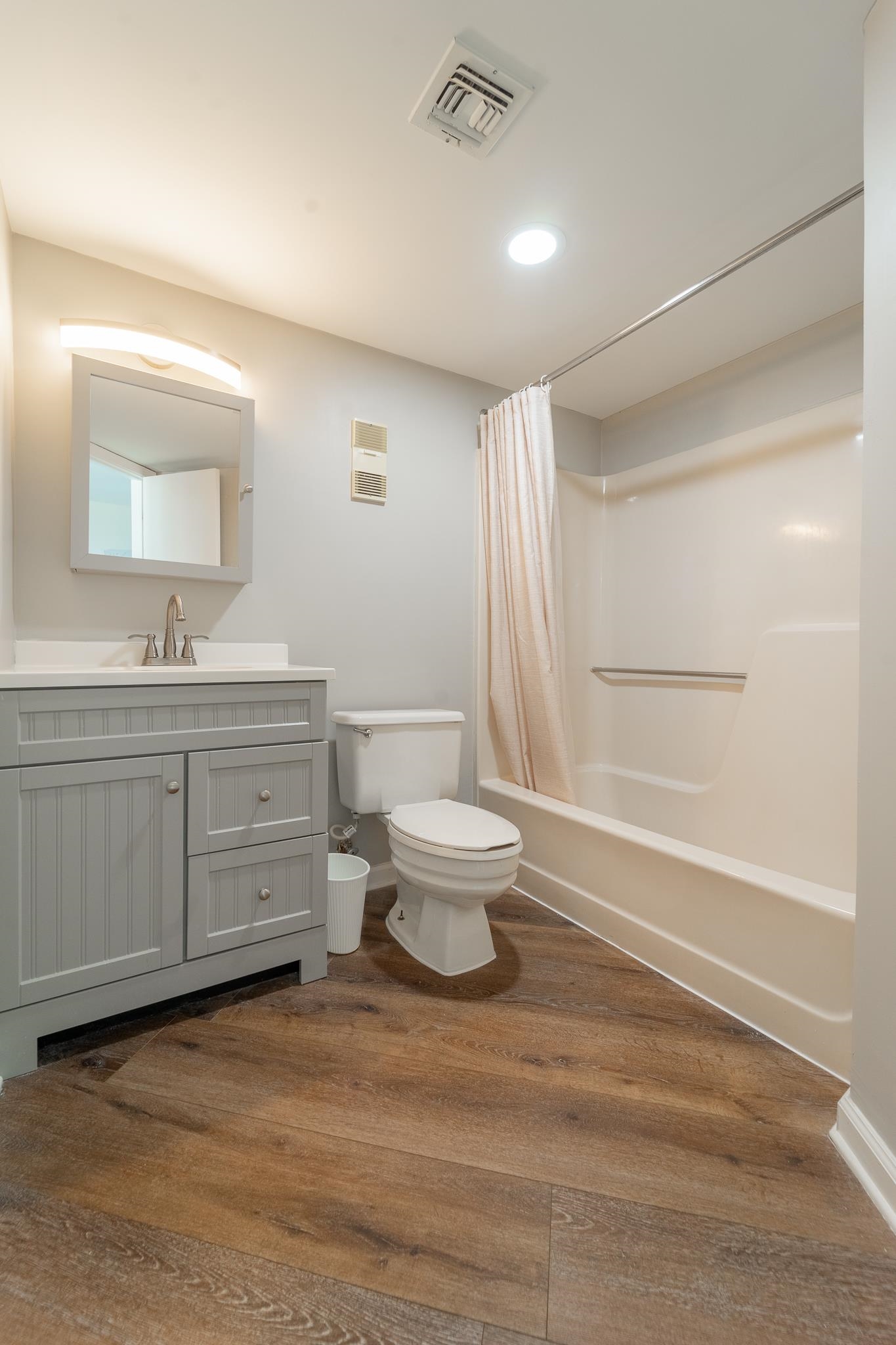497 Plantation Road, Unit 1243 Gulf Shores, AL 36542 - Photo 11 of 18 Bathroom