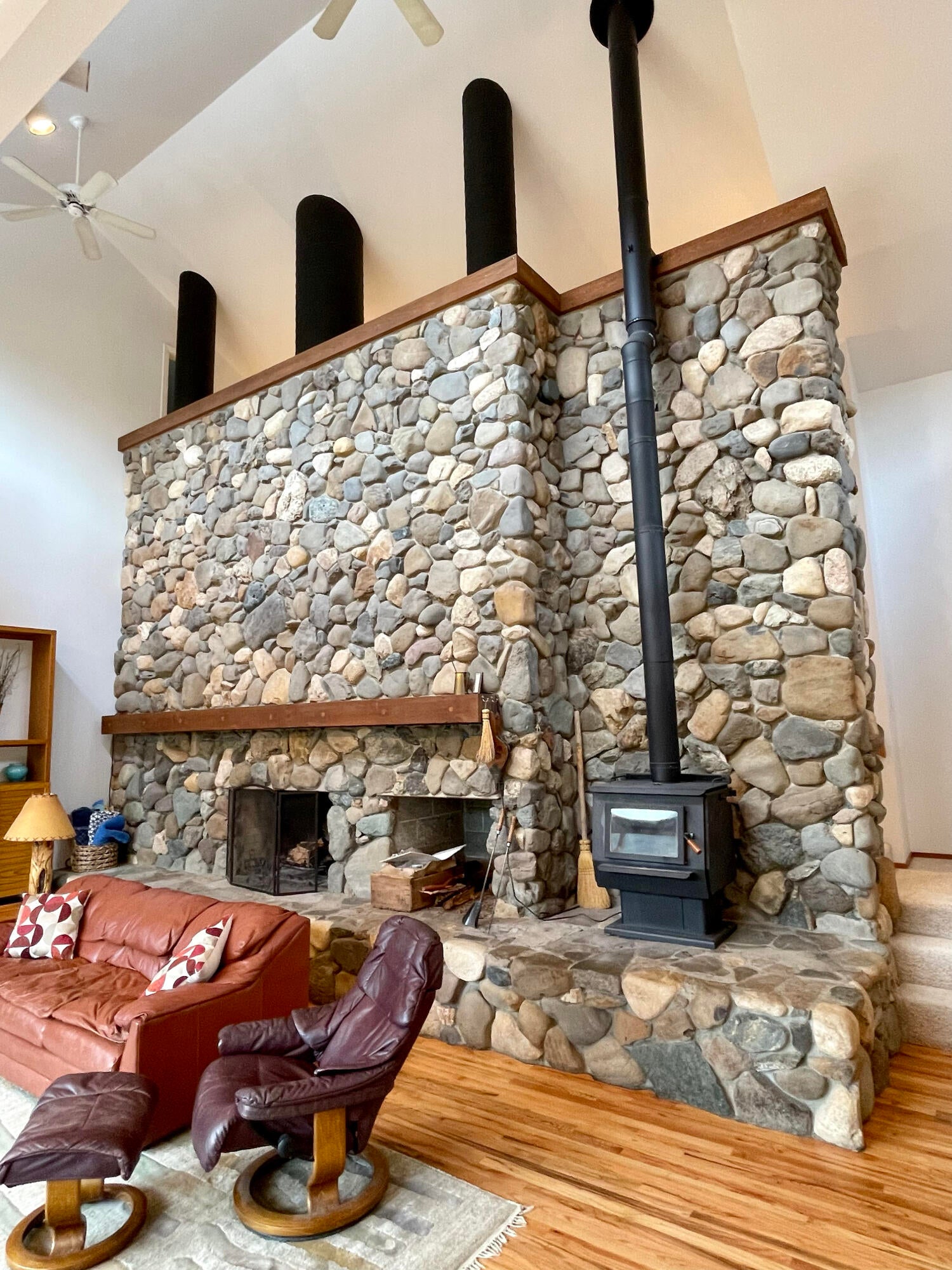 3114 Anderson Creek Road Talent, OR 97540 - Photo 10 of 69 6. Fireplace