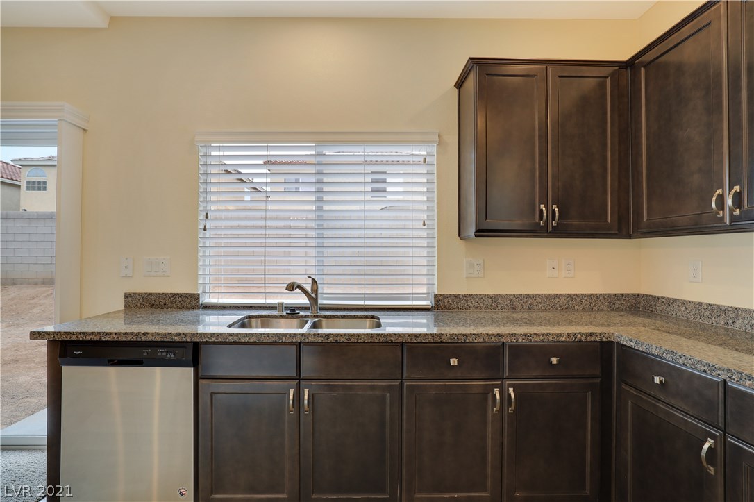 10588 Parthenon Street Las Vegas, NV 89183 - Photo 5 of 37