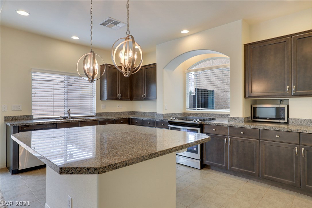 10588 Parthenon Street Las Vegas, NV 89183 - Photo 7 of 37